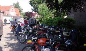 Oldtimer Bromfiets Club Meppel foto