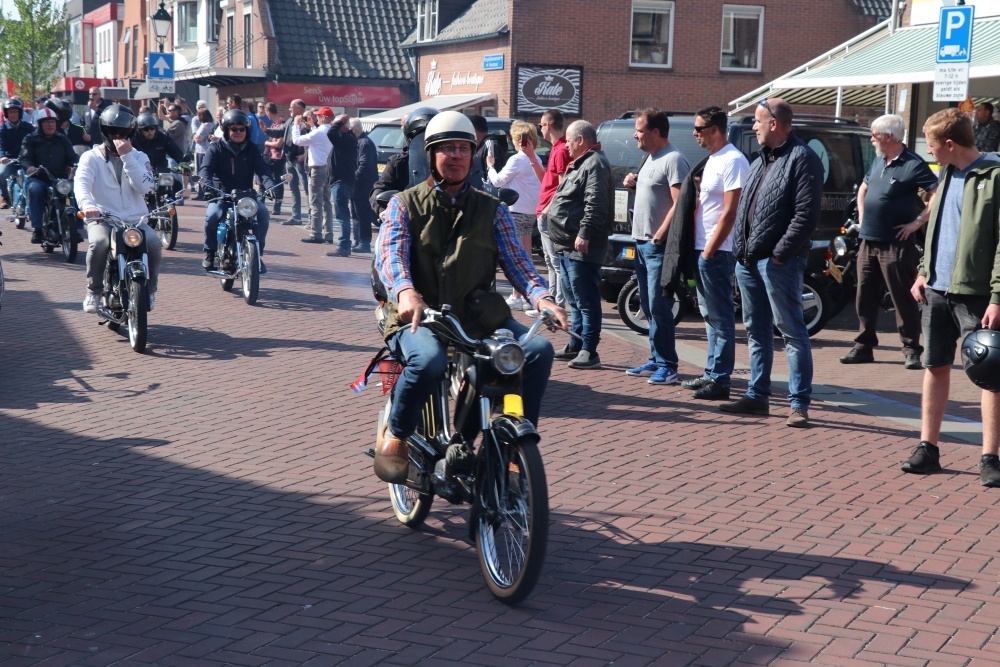 20e oldtimer Paasbrommerrit Hoeksche Waard
